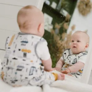 baba ül 4babies tipegő hálózsákban