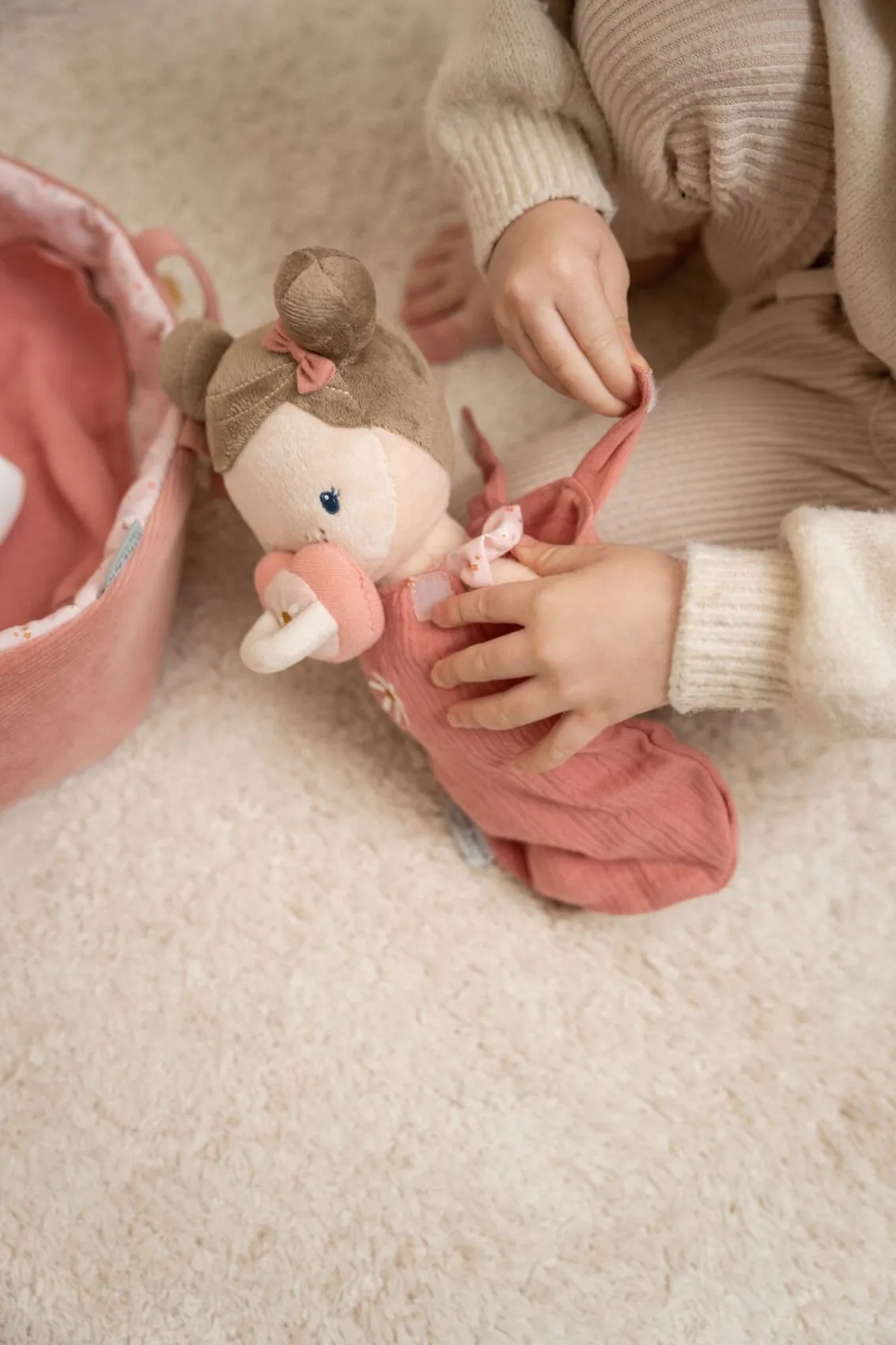 LITTLE DUTCH Rosa baba mózeskosárban - Image 2