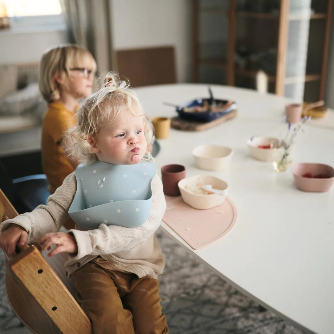 MUSHIE csúszásmentes szilikon tányéralátét, cseresznyés - Image 2