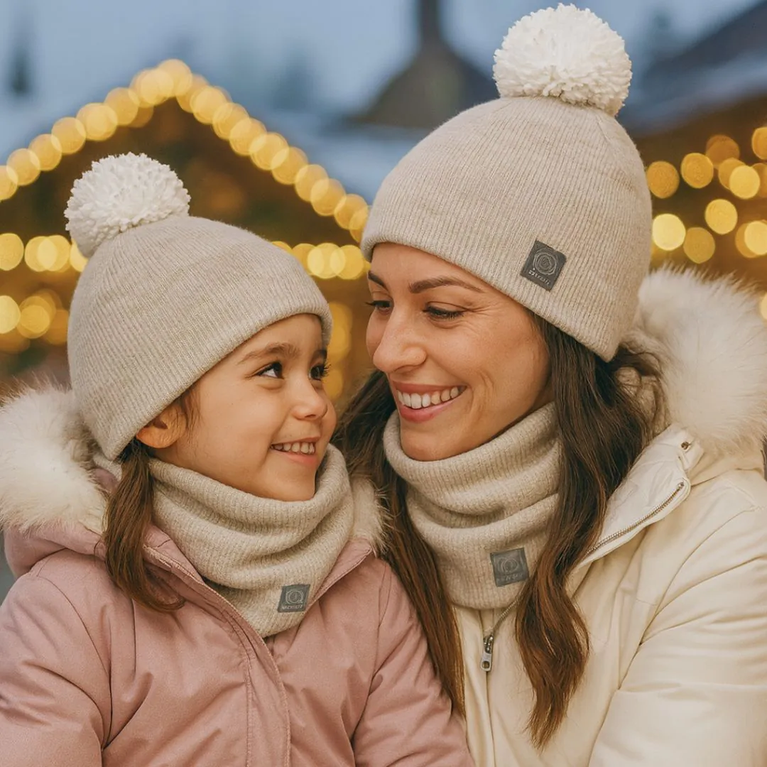 4BABIES Téli sapka & sál szett, bordás bézs fehér pomponnal - Image 2