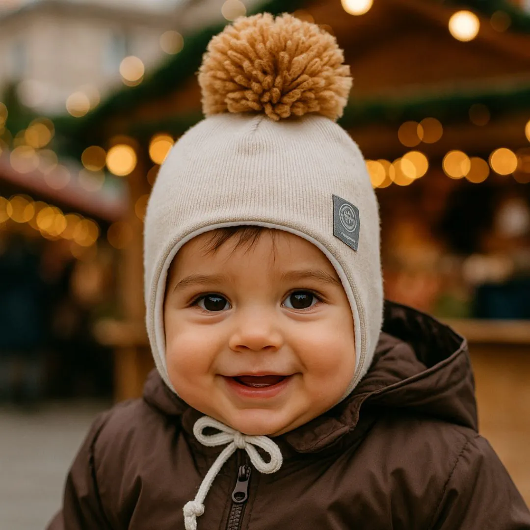 4BABIES Téli kötős babasapka, bordás bézs & karamell pompon - Image 2